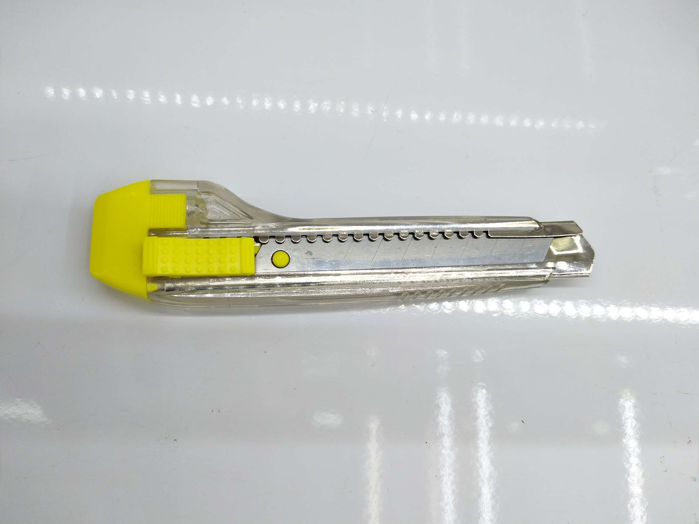 Office and educational knives and scissors, hardware tools, hardware knives, art knives, woodworking knives, paper cutting knives, wallpaper knives, unboxing knives, woodworking knives and blades Specification drawing
