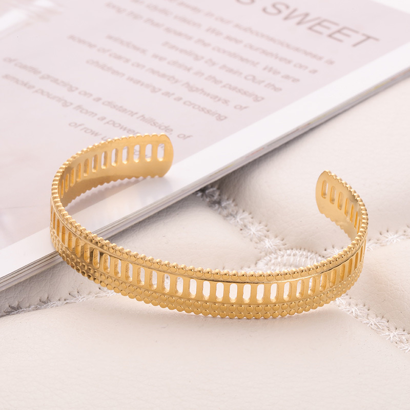 European and American fashionable and individual stainless steel cast C-shaped bracelet, Roman gold coin multi-piece geometric embossed titanium steel open bracelet details Picture