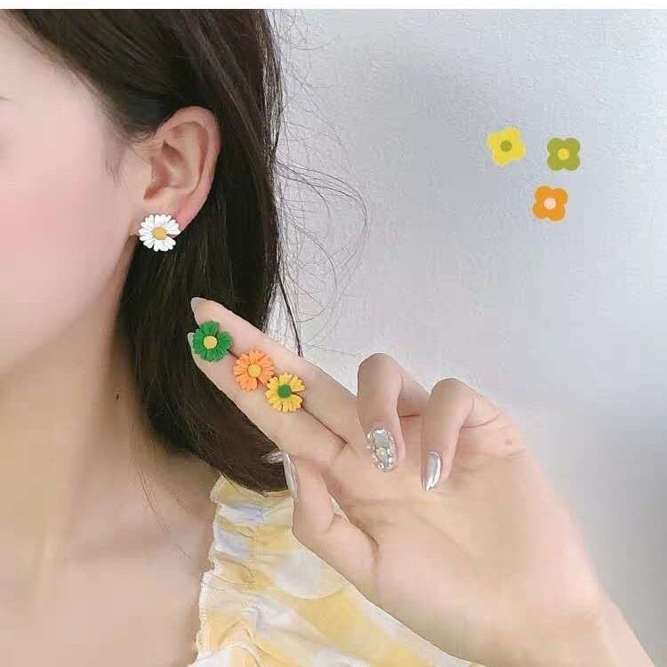 New small Daisy earpin 925 silver needle earrings net red Korean temperament fairy girl net red sun flowers