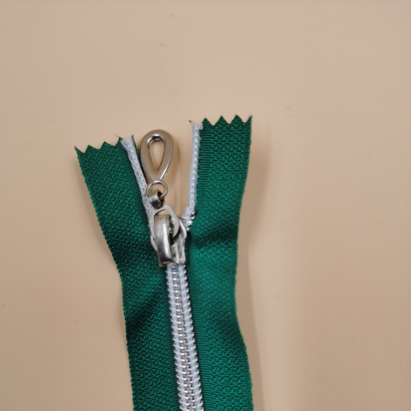 5号银齿拉链 挂镀封釉水滴头 20cm 绿色详情图1