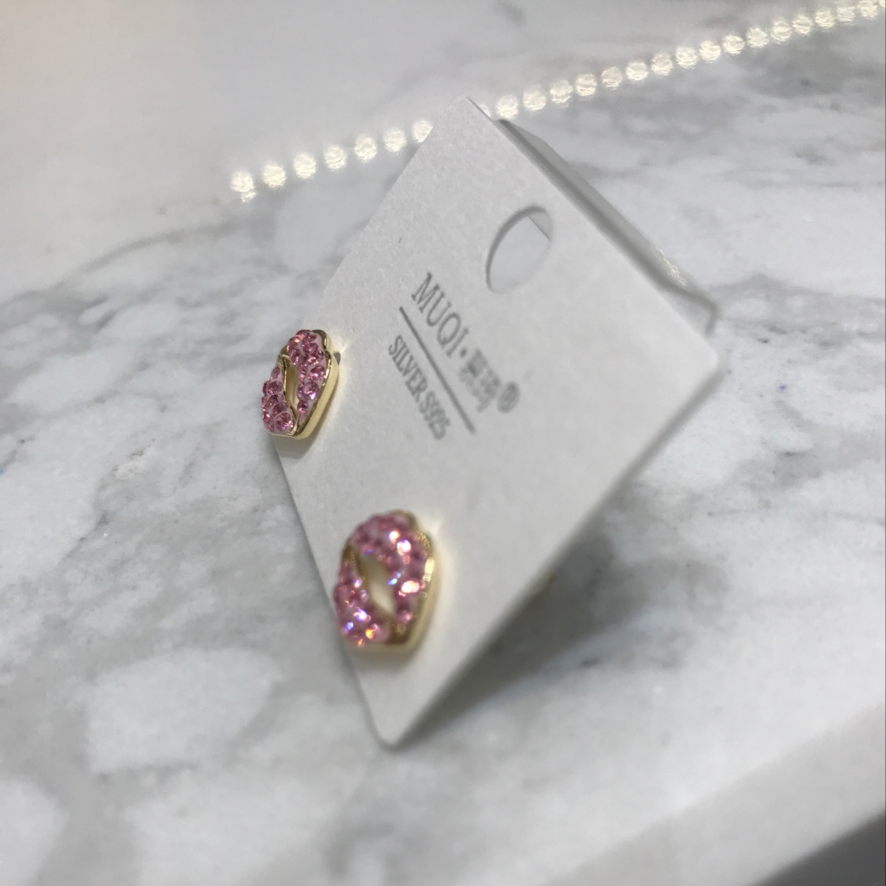 Colored zirconium ➕ lips details Picture