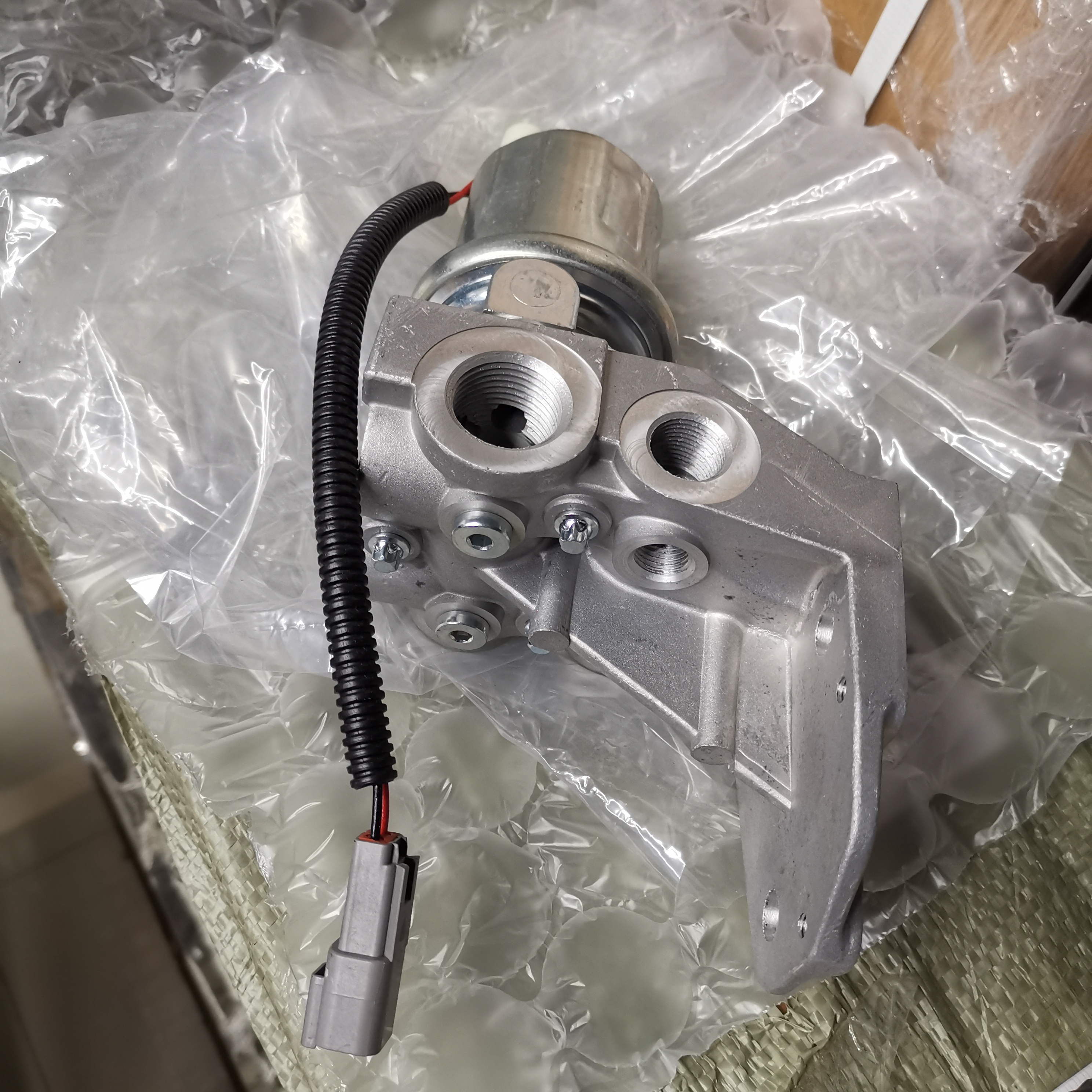 Cummins Construction Machinery electronic fuel filter Assembly 4935007