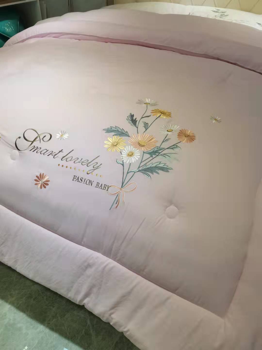 Milk Cotton Embroidered Winter Quilt Application Scenario
