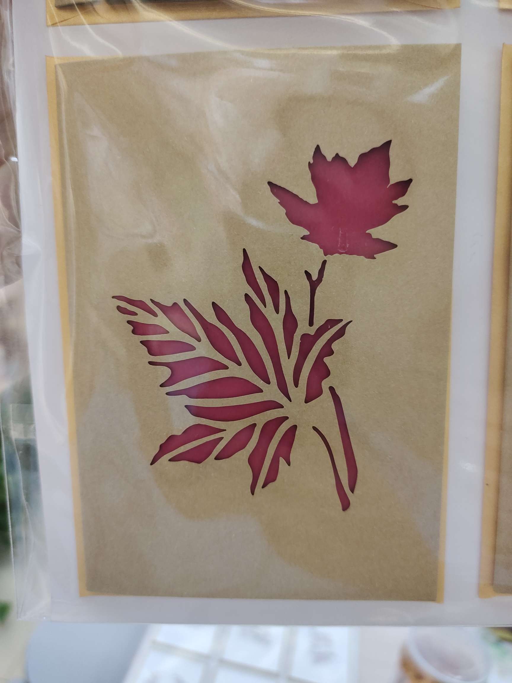 Ihenuo stationery, office stationery, greeting cards, kraft paper, carved leaves Application Scenario