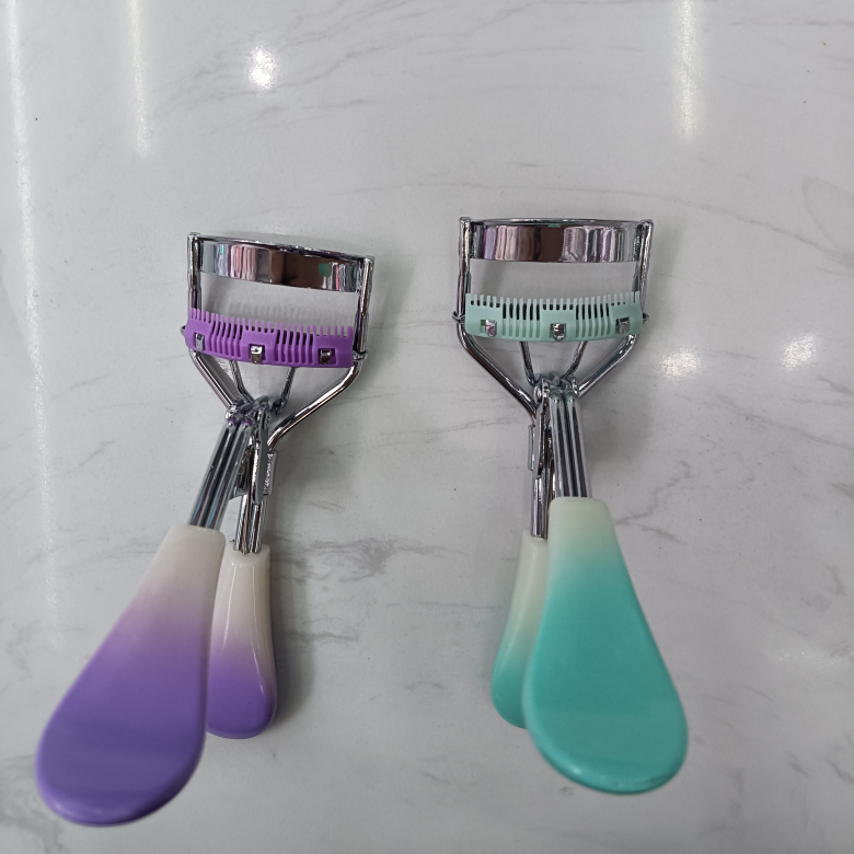 渐变带梳睫毛夹