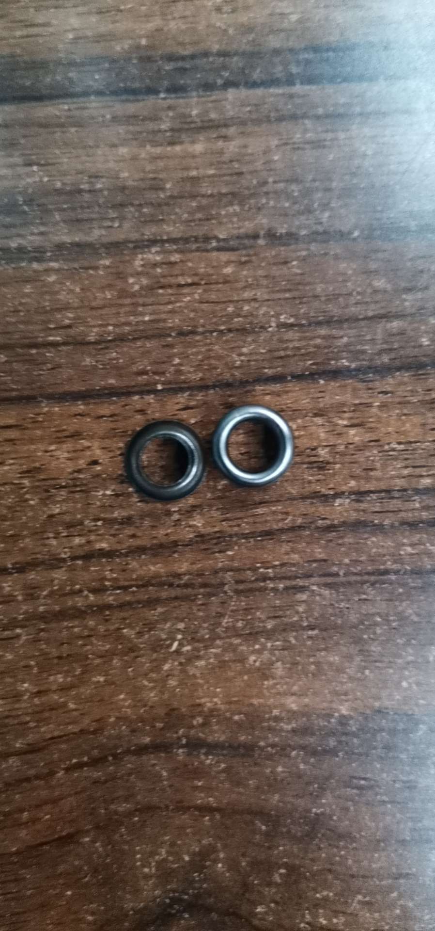 Factory direct sales of all kinds of hardware accessories and luggage accessories. There are many styles, complete colors and favorable prices. Alloy open rings. Welcome to customize with samples. Item Picture