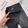 9005 - 交叉腰芭比裤
颜色 黑色 
尺码 M L XL
特点：高弹黑科技面料吸湿透气|柔韧高弹
高弹力 强收腹为瘦白底实物图