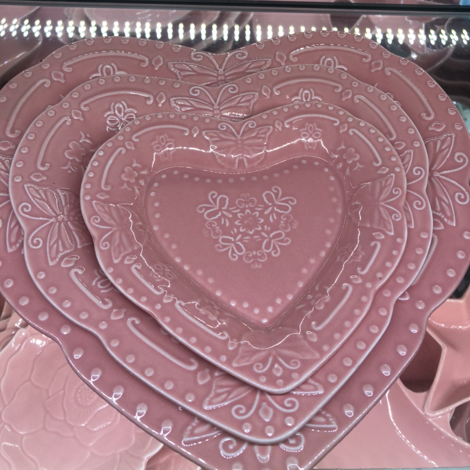 陶瓷盘蝴蝶蕾丝盘子欧式浮雕创意花形西餐糕点盘菜盘网红同款平盘