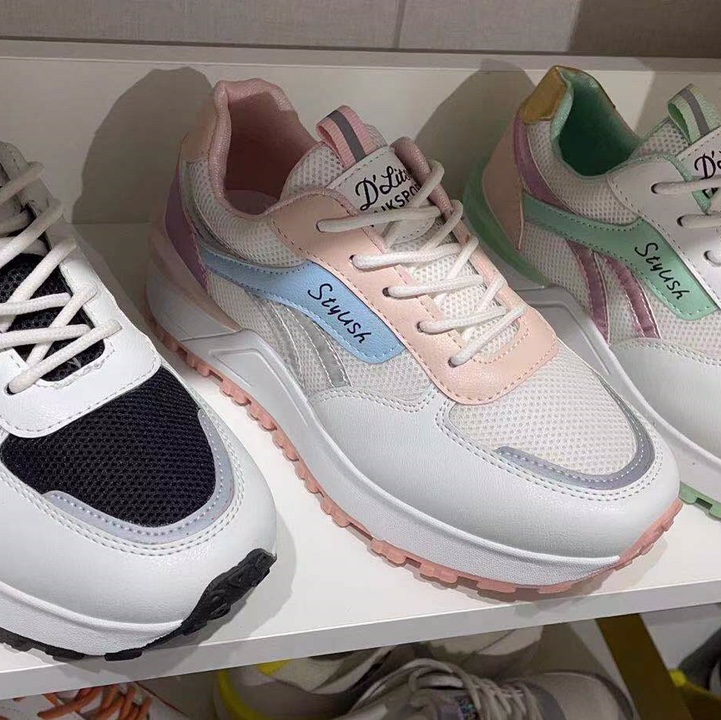 Sports shoes 453