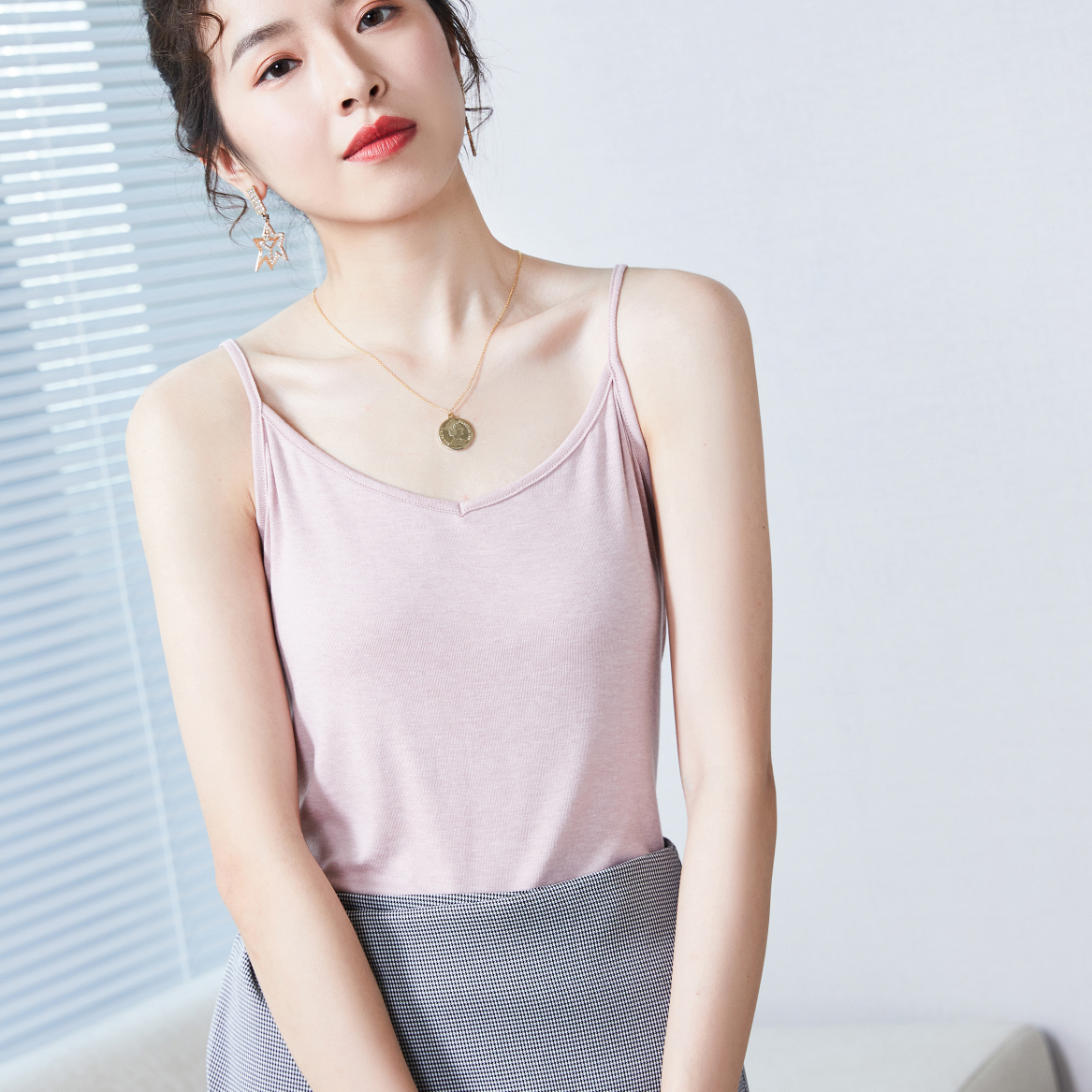 Halter Vest Women With Early Autumn 2021 New Fashion Sleeveless Top Slimming Outside With Base Shirt 21 full figure