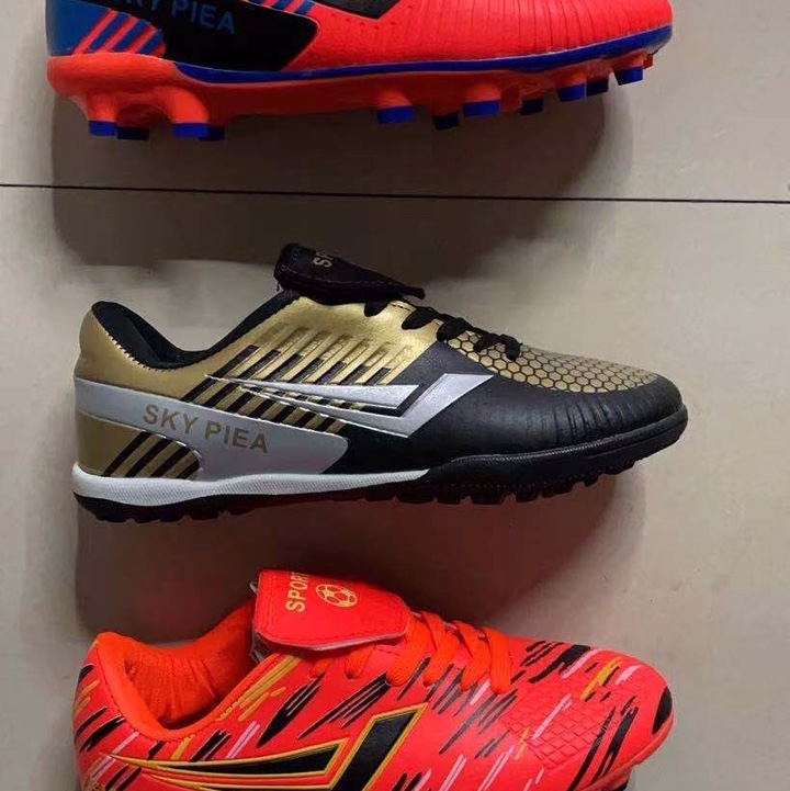 Sports shoes 333