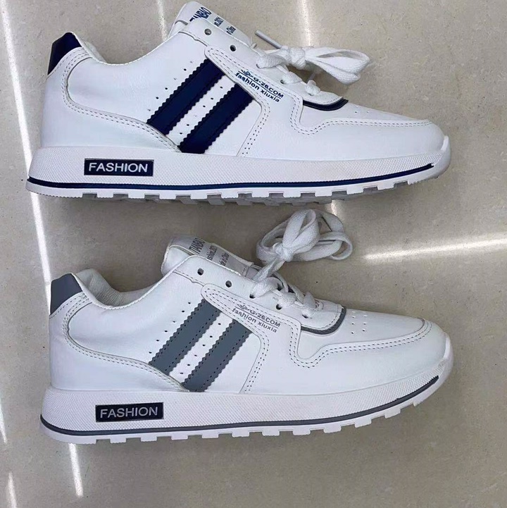 New sports shoes 887