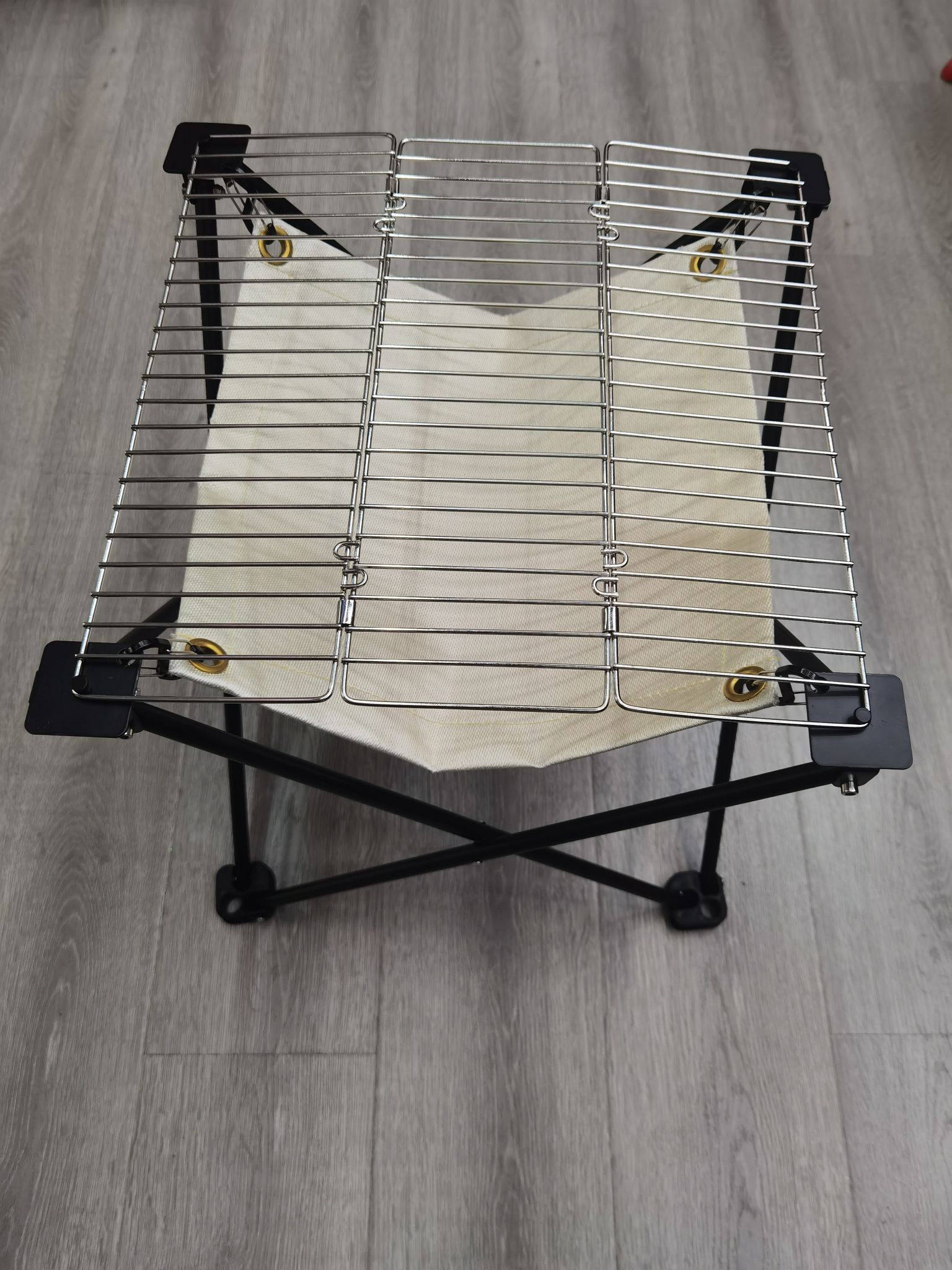 Outdoor Fire Rack High Temperature Melting Point 1000 Large Size 36*36 Collapsible Cloth Bag Grill Application Scenario