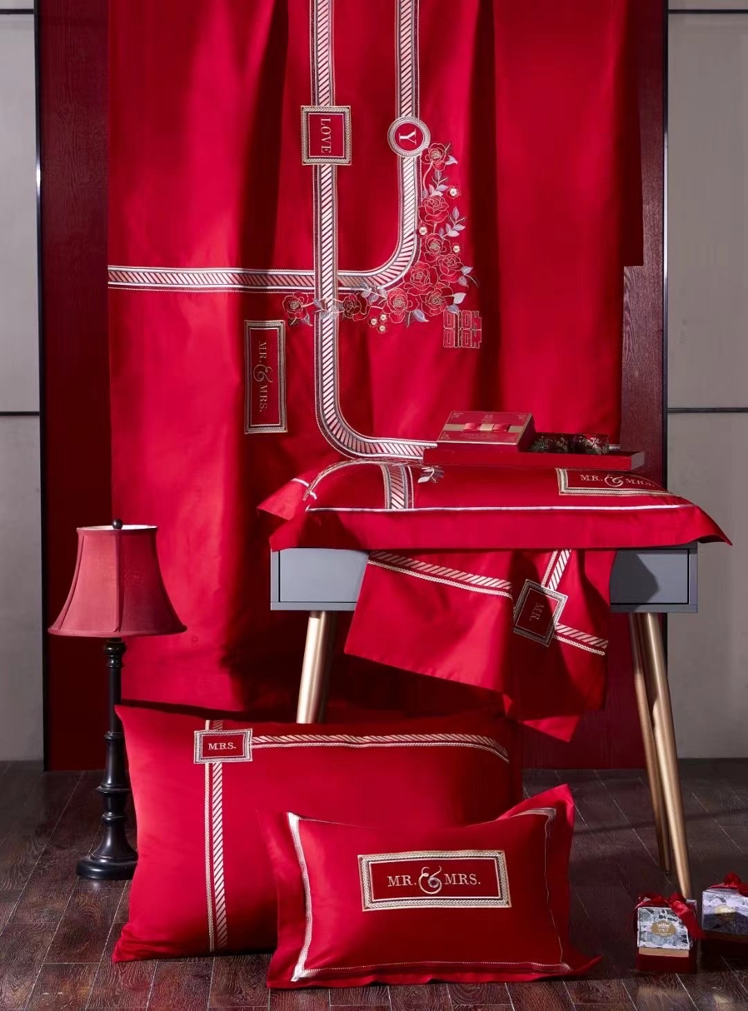 The Wedding Of Roses Is A Four-Piece Set details Picture