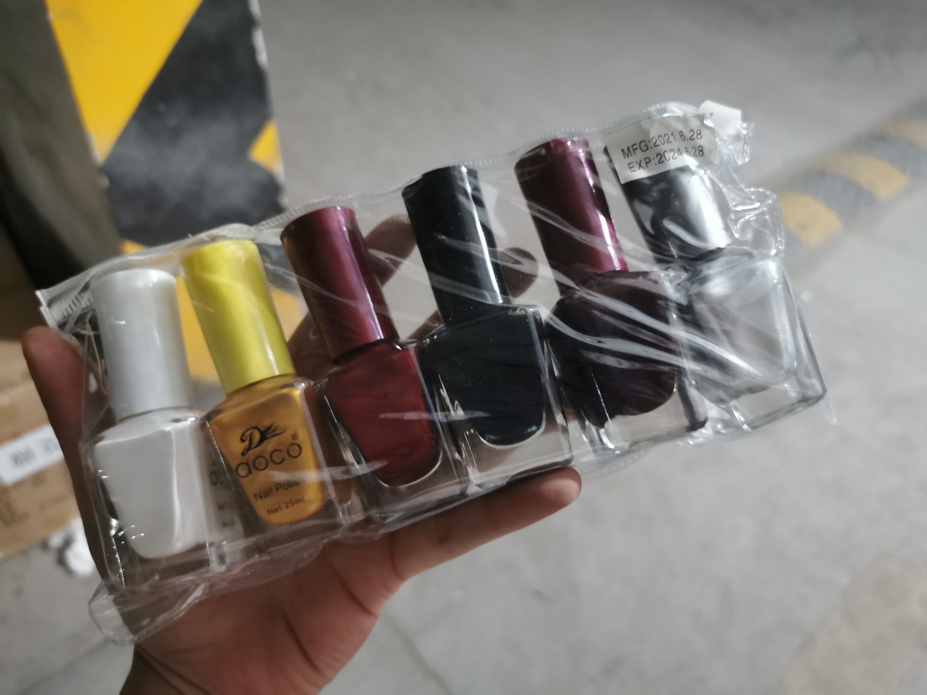 Nail Polish OEM/ODM25ml glass bottle oil-based nail polish thumbnail