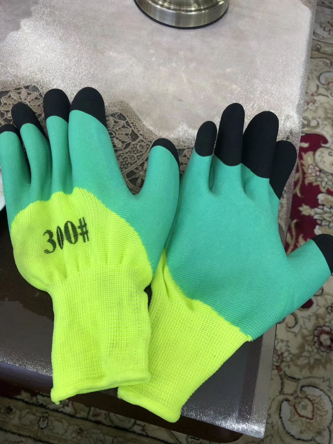 Green Yarn Black Rubber Gloves details Picture