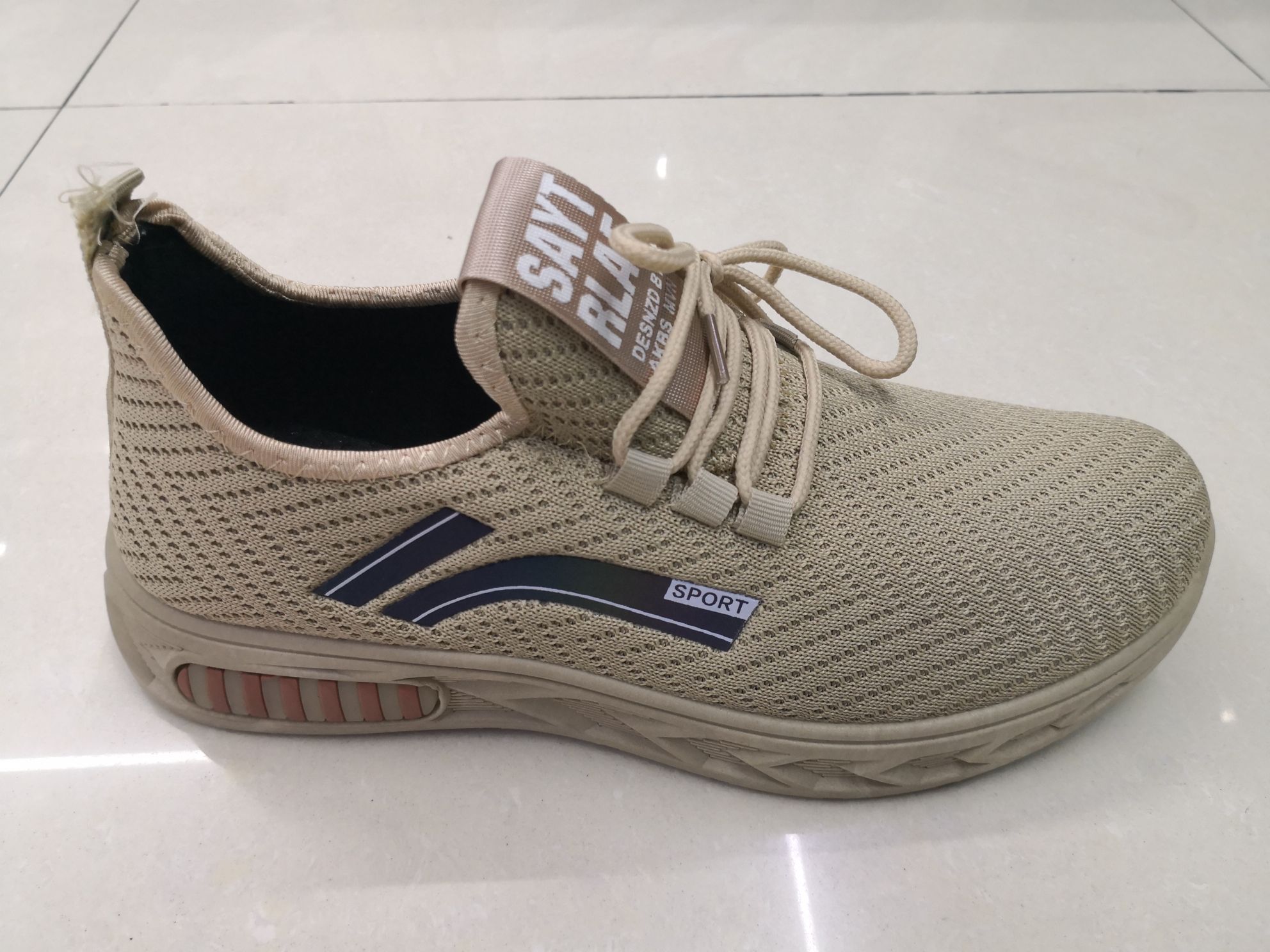 Flying Fabric Breathable Shoe Side Details