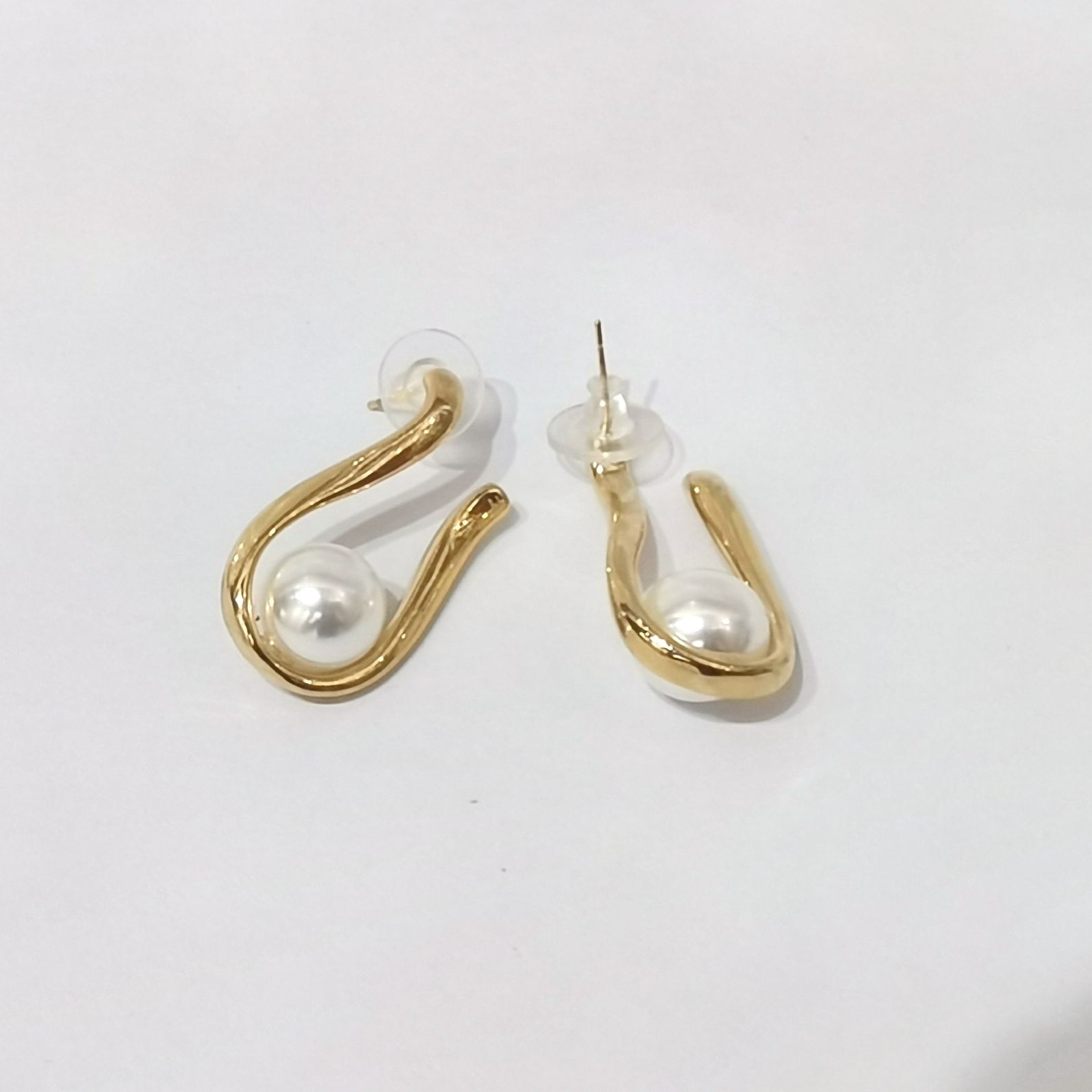 Europe And The United States Popular Pearl Earrings High-Grade Metal Earrings Korean Version Temperament Earrings details Picture
