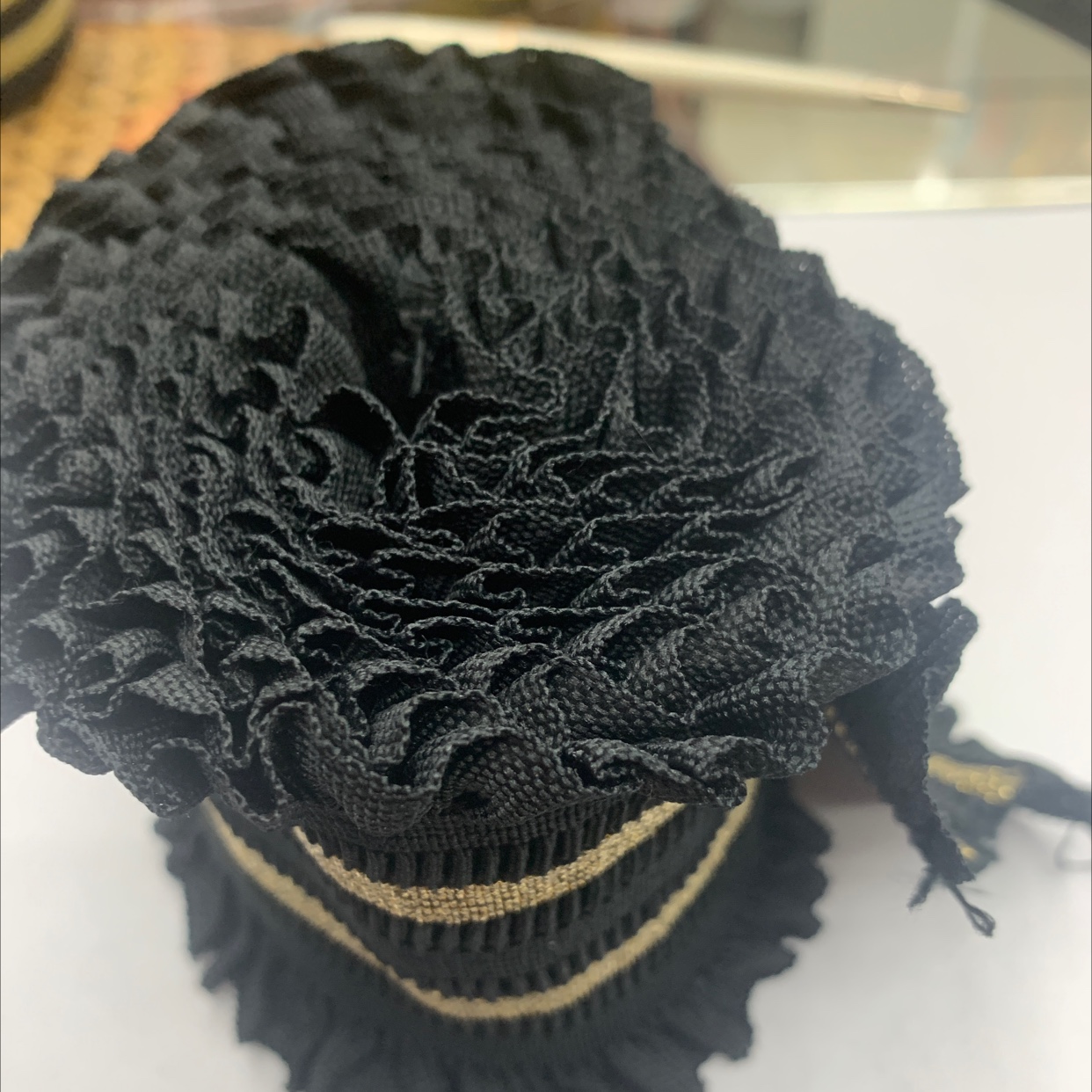 The lace is loose and tight with gold threads Specification image