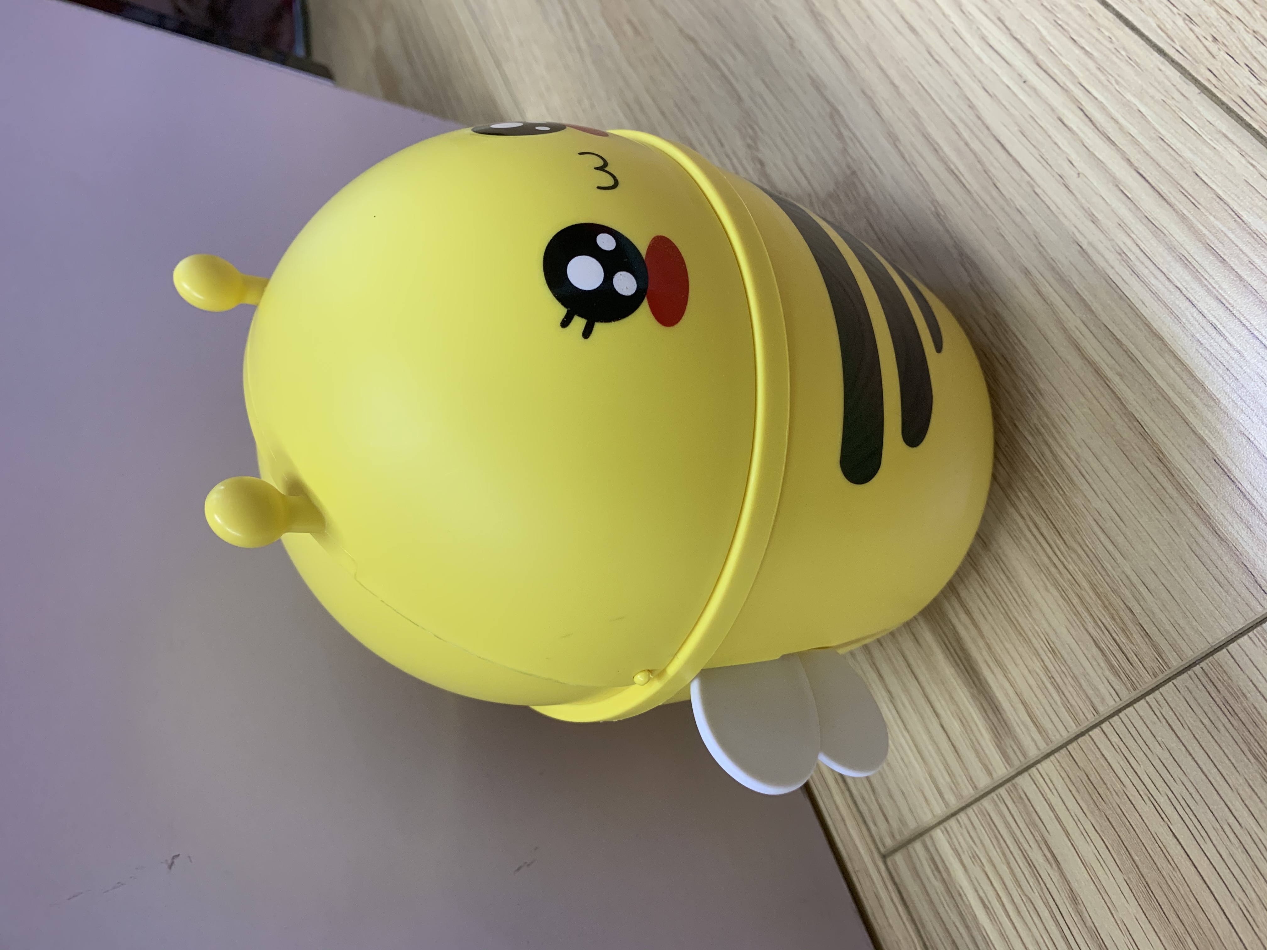 Bee Trash Can Cartoon Trash Can For Children details Picture