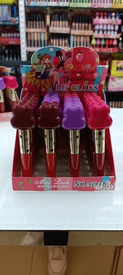 Foreign Trade For Miss Look Lip Glaze