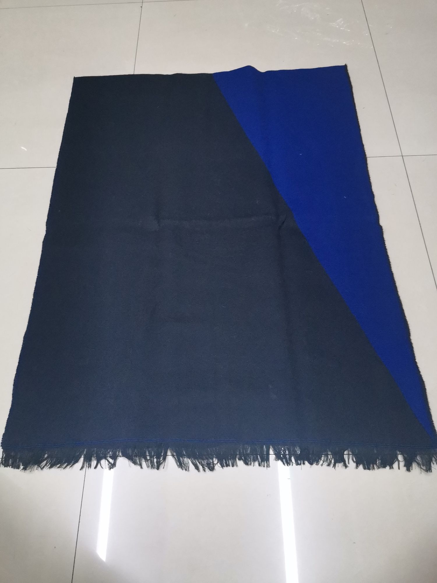 Diagonal Triangle Loose Beard Royal Blue And Black Jacquard Scarf details Picture