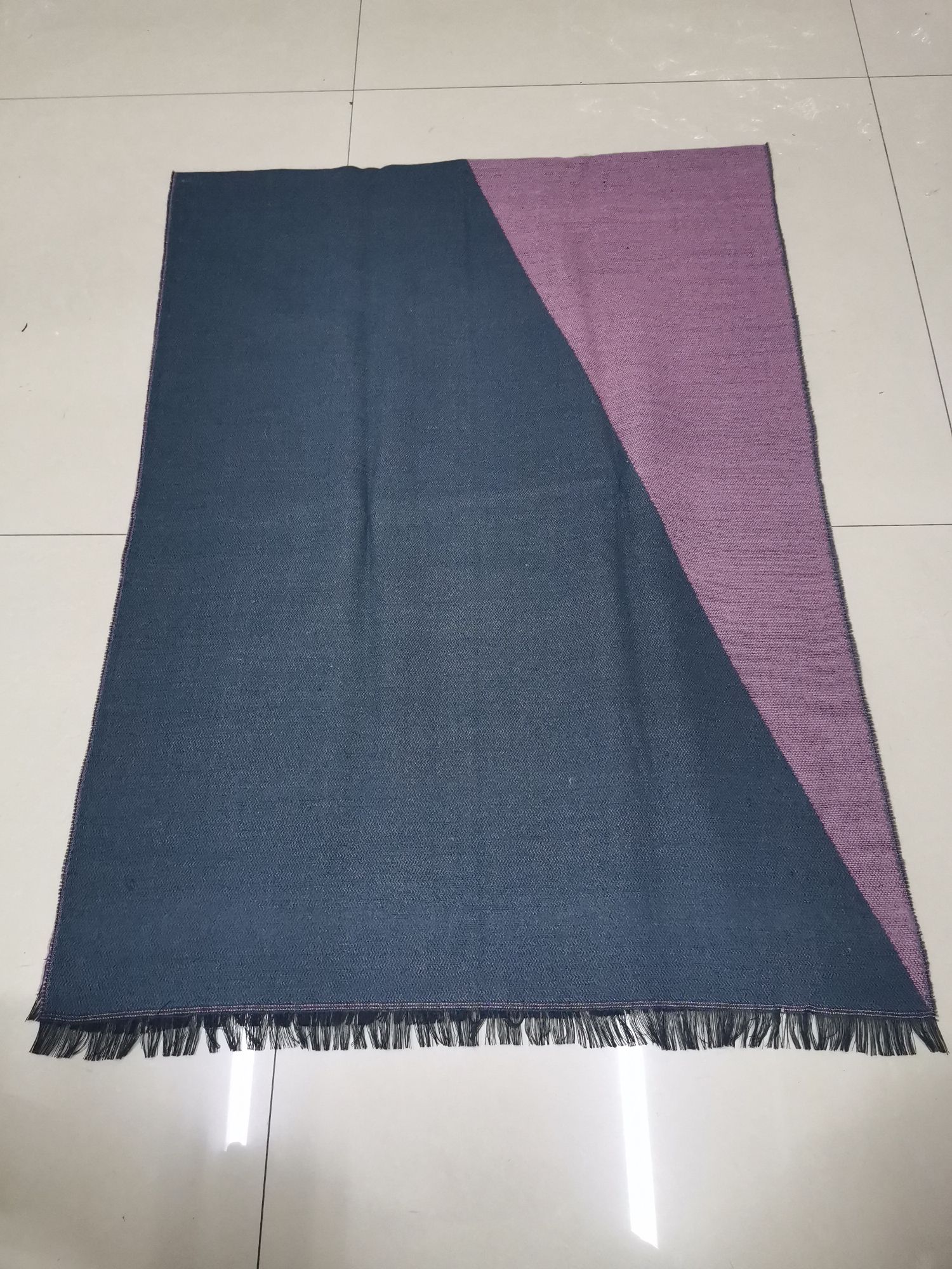 Diagonal Triangular Loose Beard Grey And Rubber Red Floral Wide Cloth details Picture