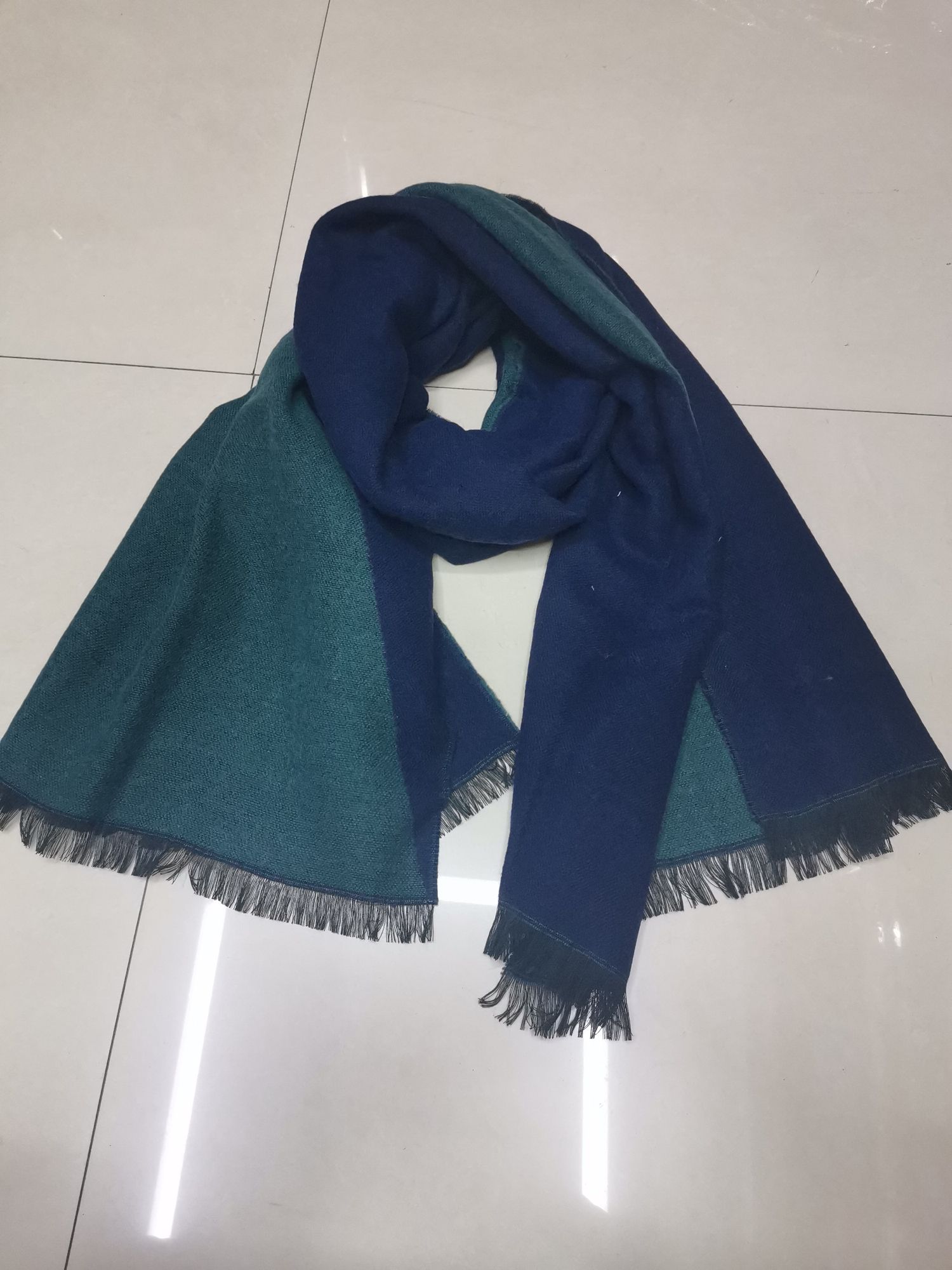 Diagonal Triangular Loose Beard Army Green And Navy Blue Jacquard Scarf full figure