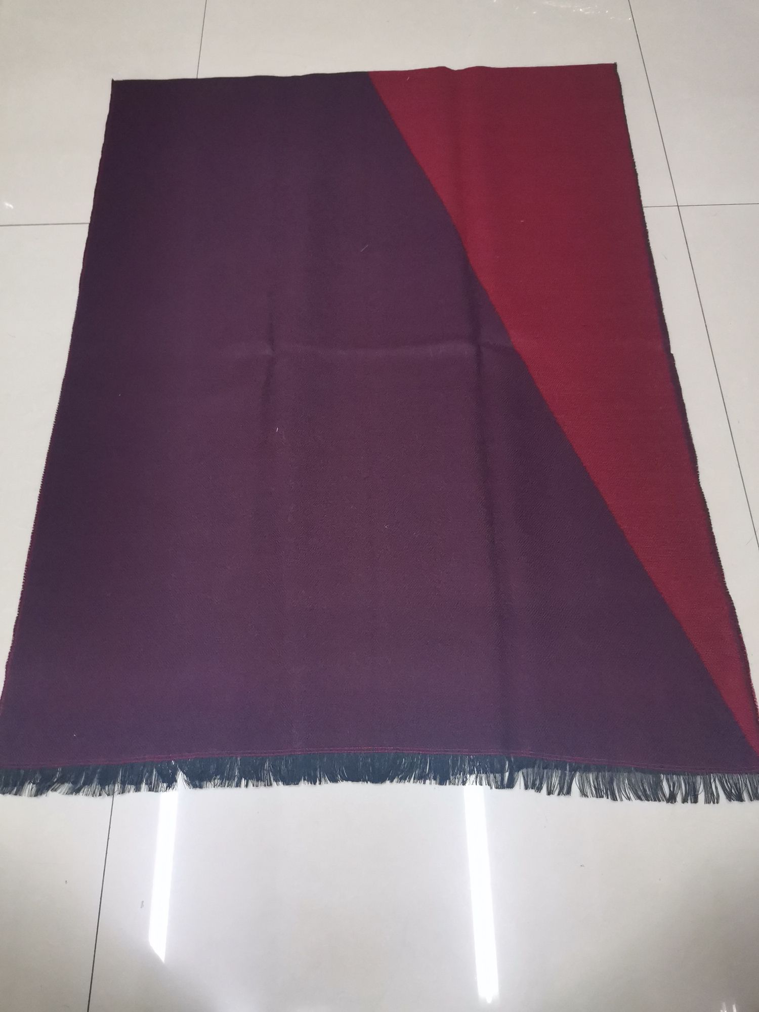 Diagonal Triangle Loose Beard Black With Red Jacquard Scarf