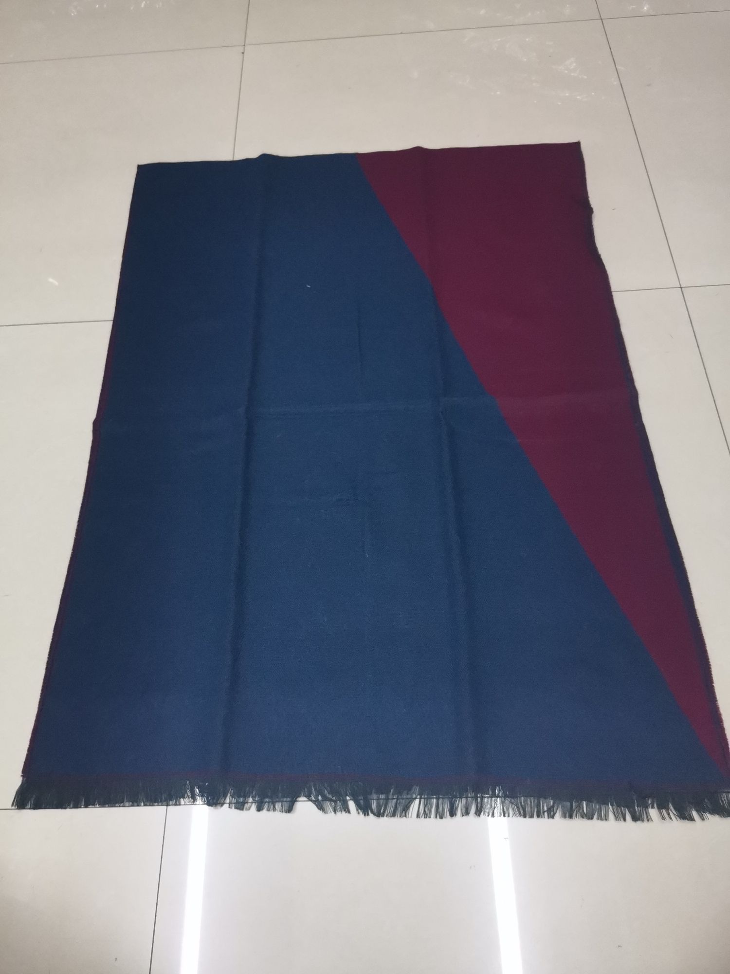 Diagonal Triangular Shawl With Navy And Burgundy Jacquard Specification drawing