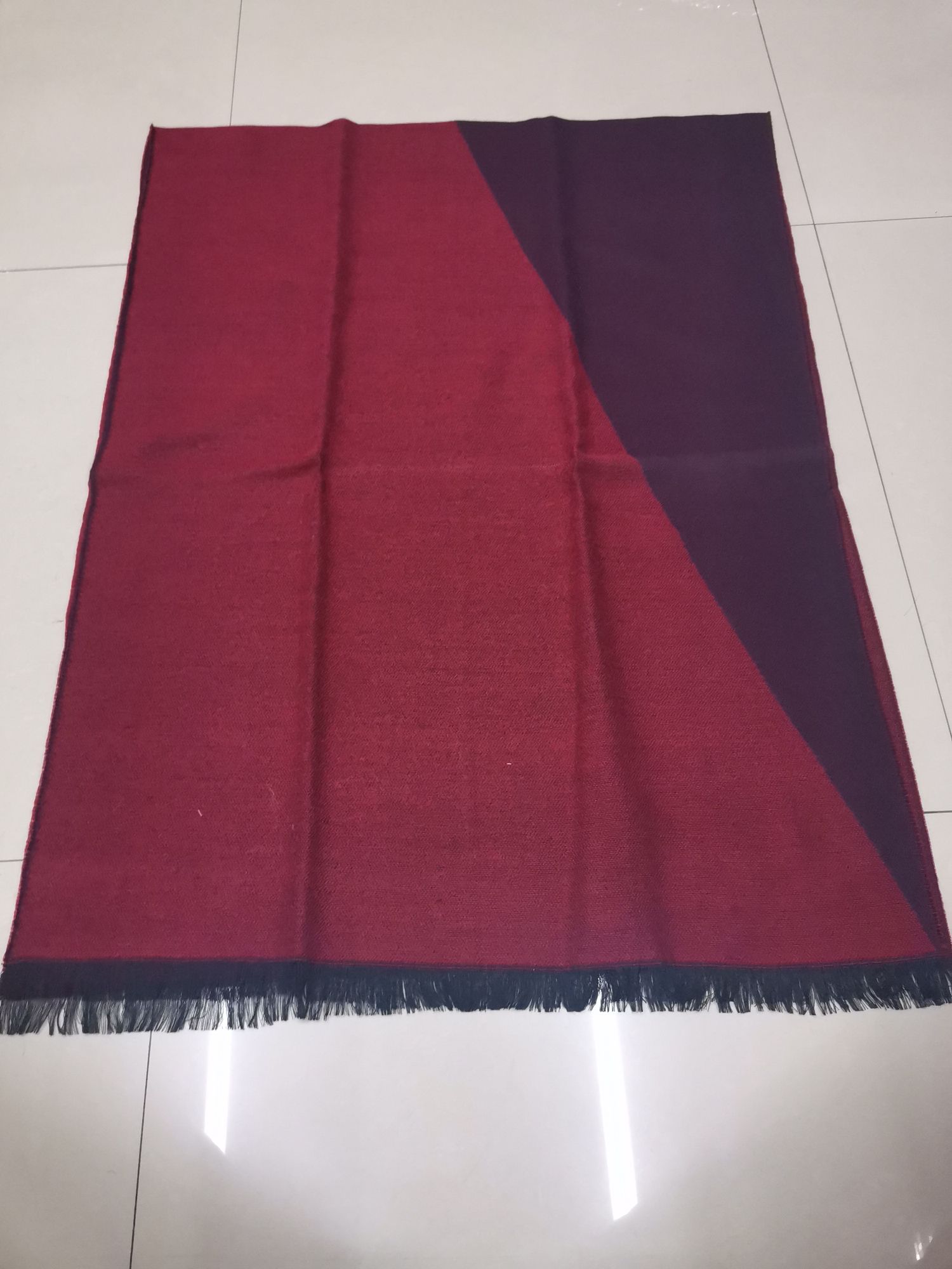 Diagonal Triangle Loose Beard Black With Red Jacquard Scarf details Picture