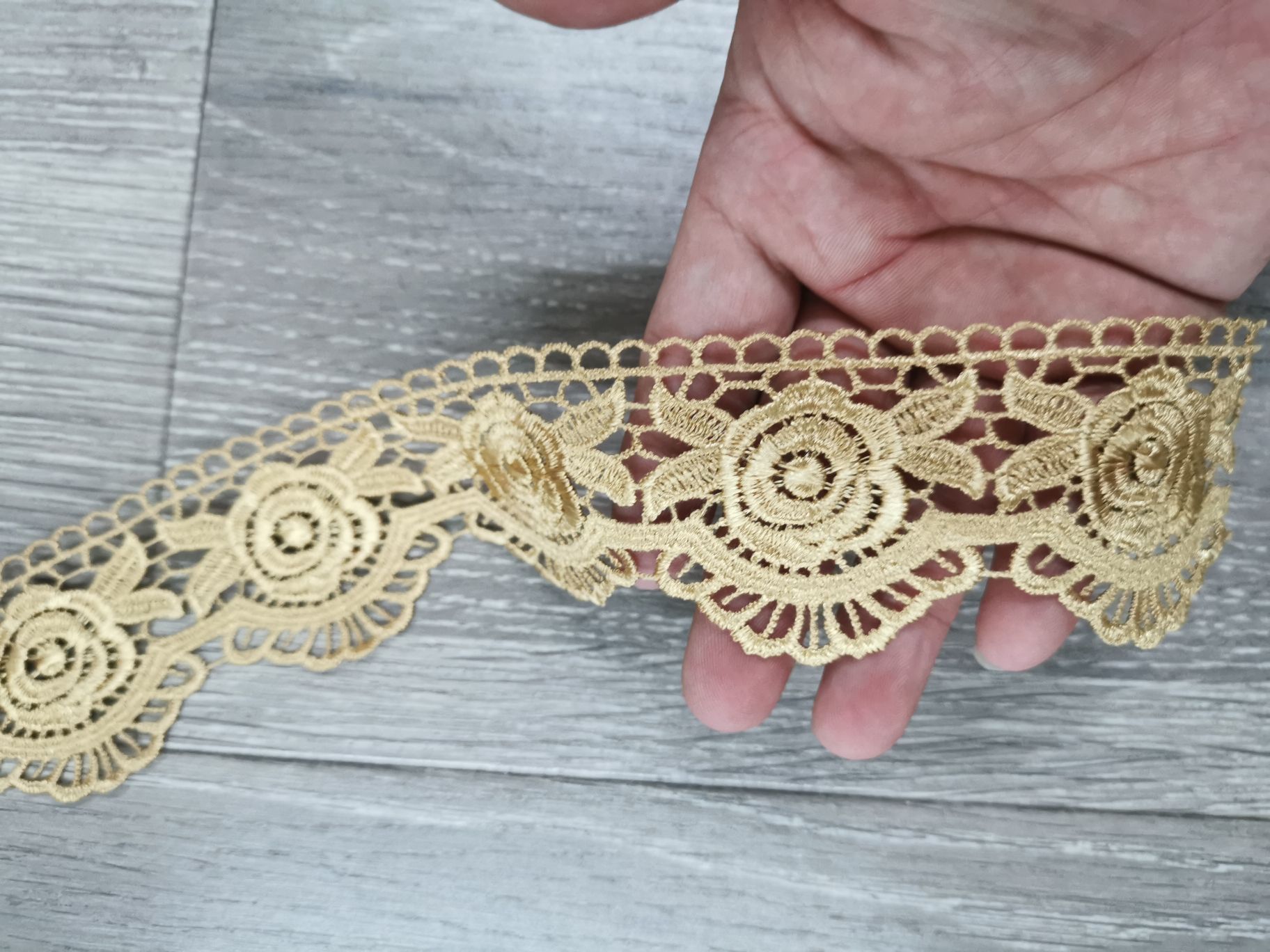 Polyester Three Strands Of Water-Soluble Embroidery Lace details Picture