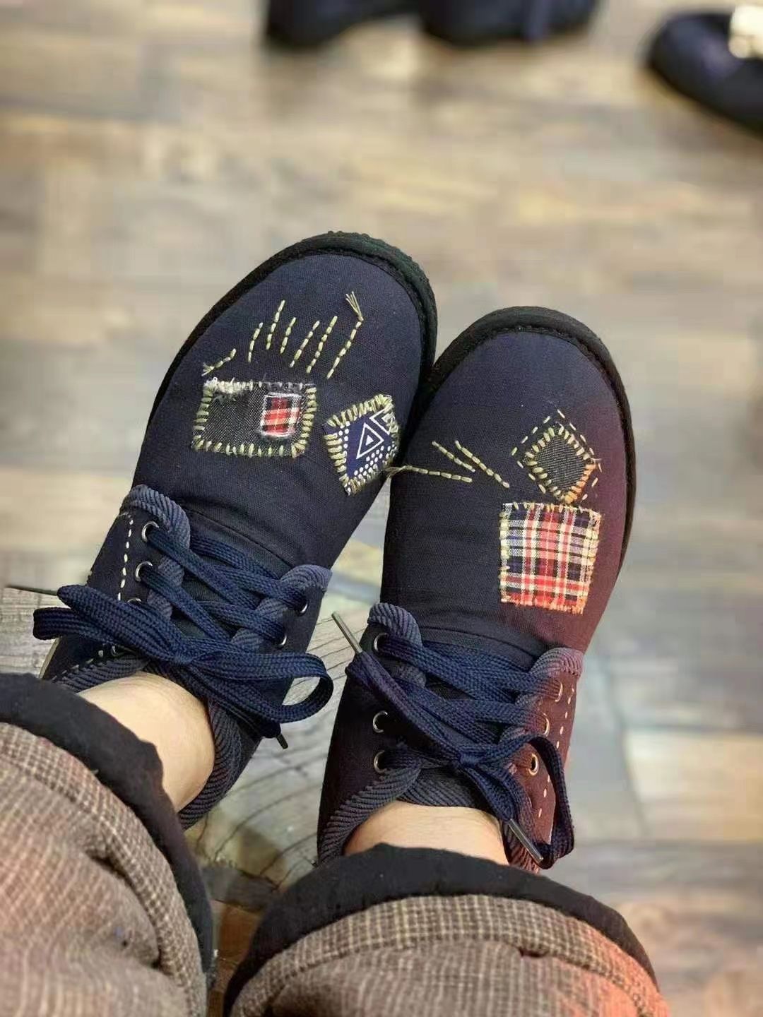 Handcrafted Soft, Comfortable, Breathable And Elastic Cloth Shoes details Picture