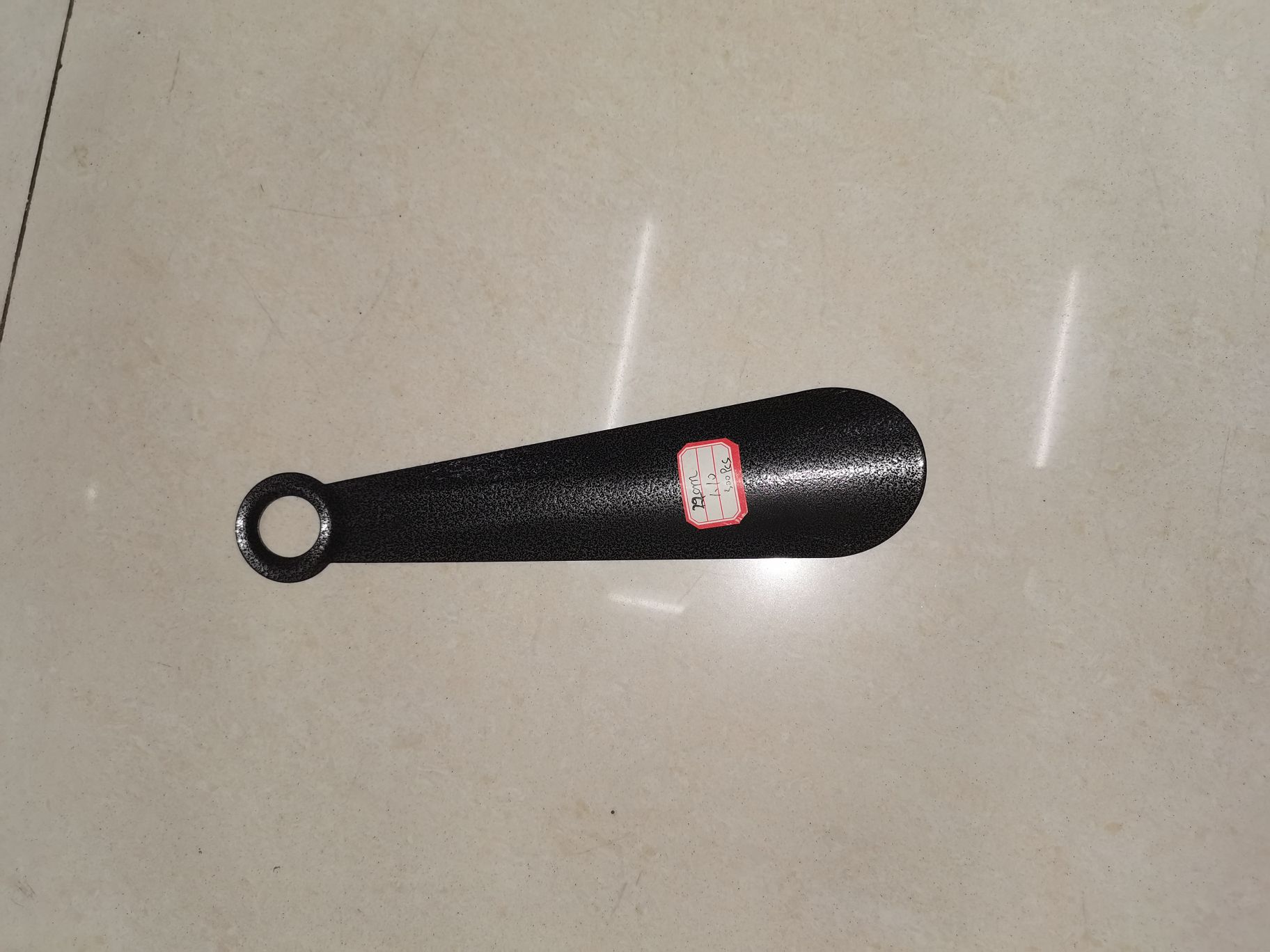 A Shoehorn details Picture