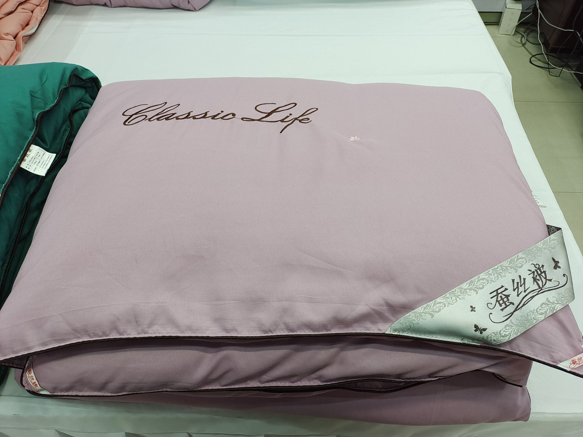 Manufacturers Direct Custom Silk Is Customized Winter Quilts 150*200/200*230 Winter Is Customized Spring And Autumn Quilt details Picture