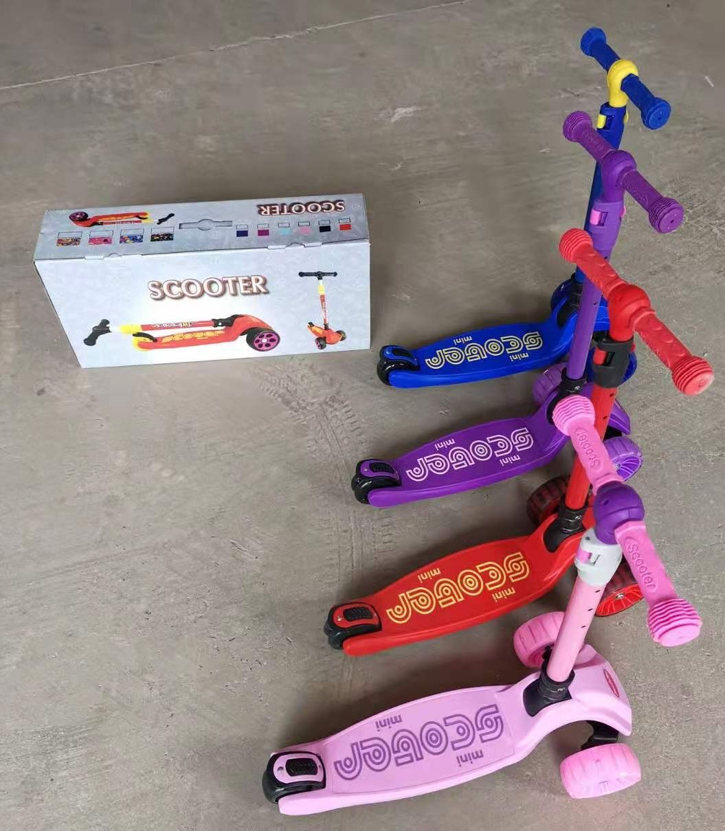 Children's scooter full figure