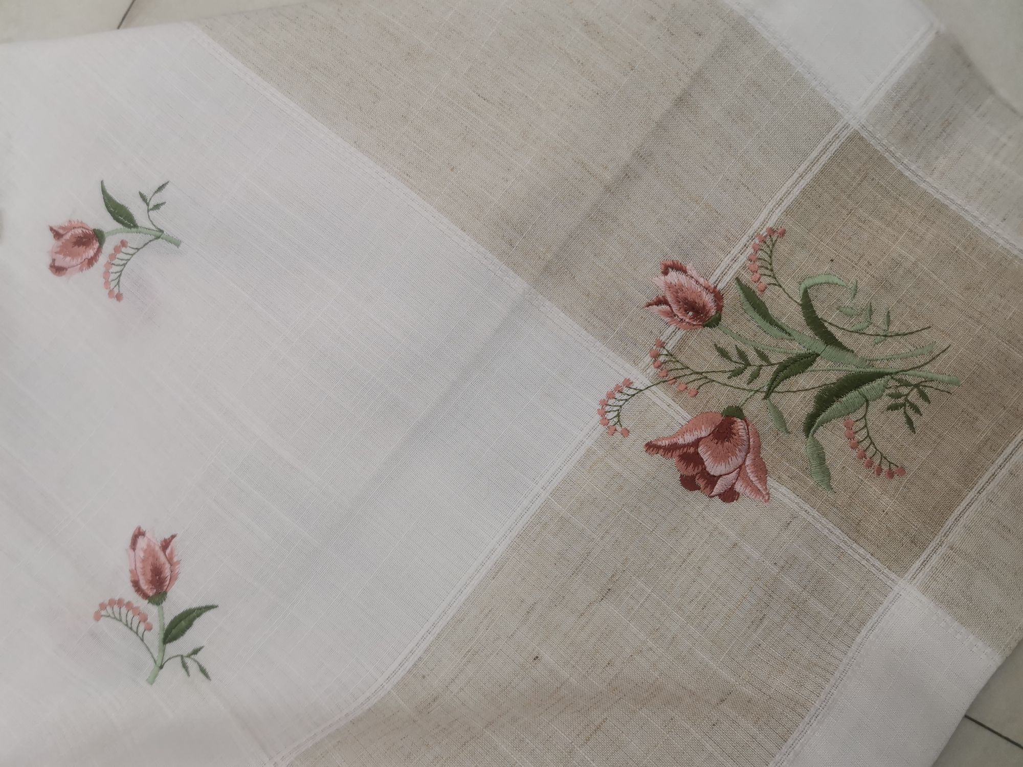 Yina Pavilion Table Flag 23 details Picture