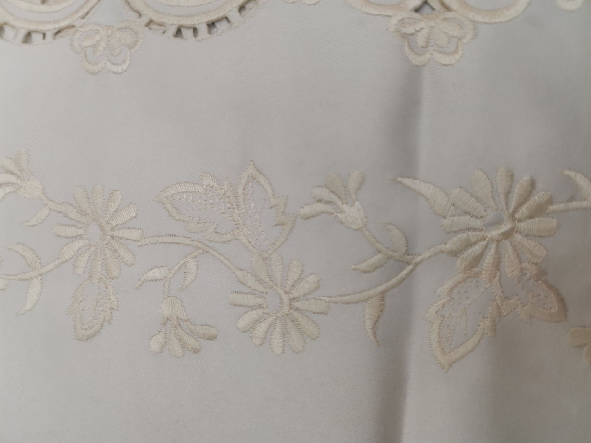 Yina Pavilion Table Flag 7