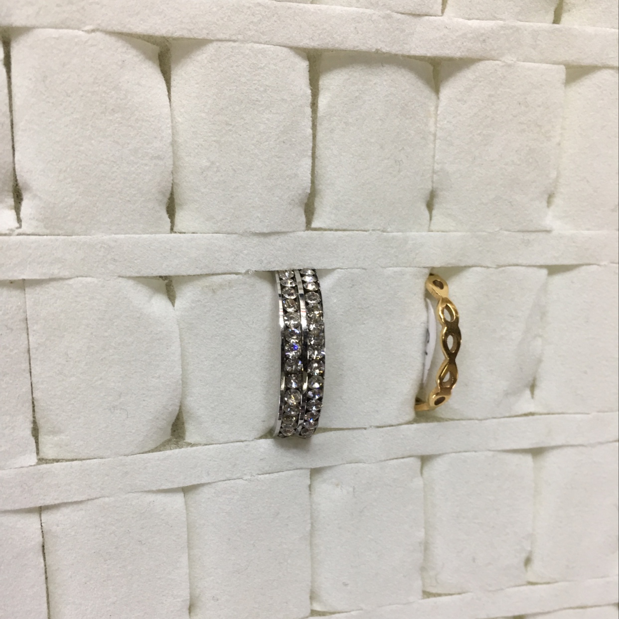 Cheng Jie jewelry stainless steel ring gold hollow design with unique style charm fashion elegant elegant temperament Specification drawing