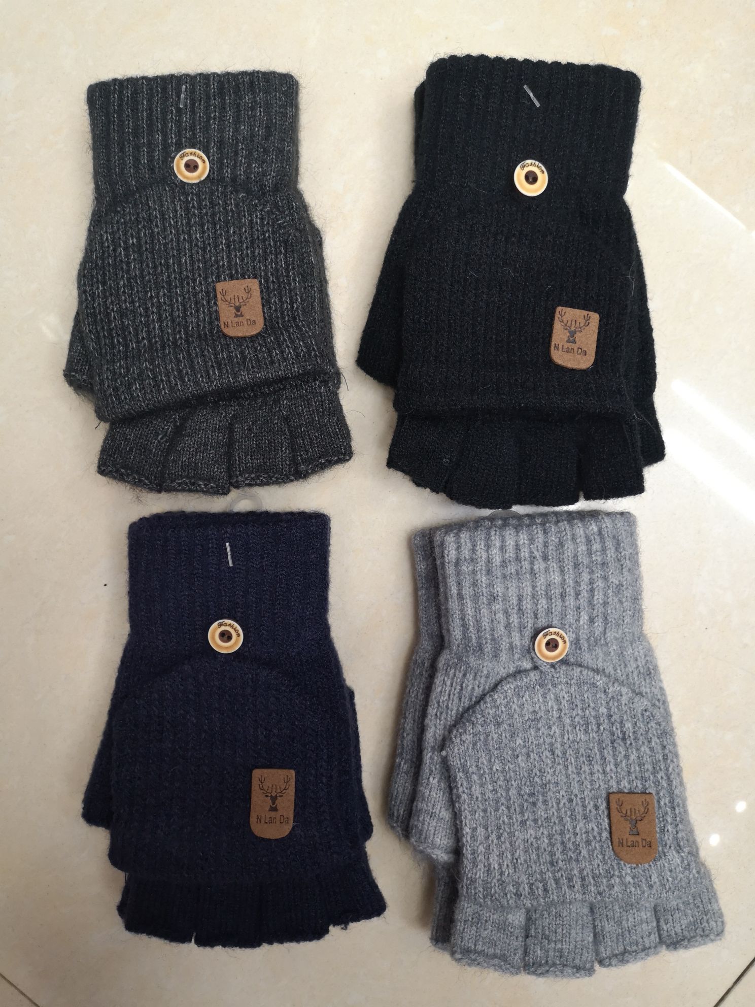 Jacquard touch screen gloves for women, magic gloves