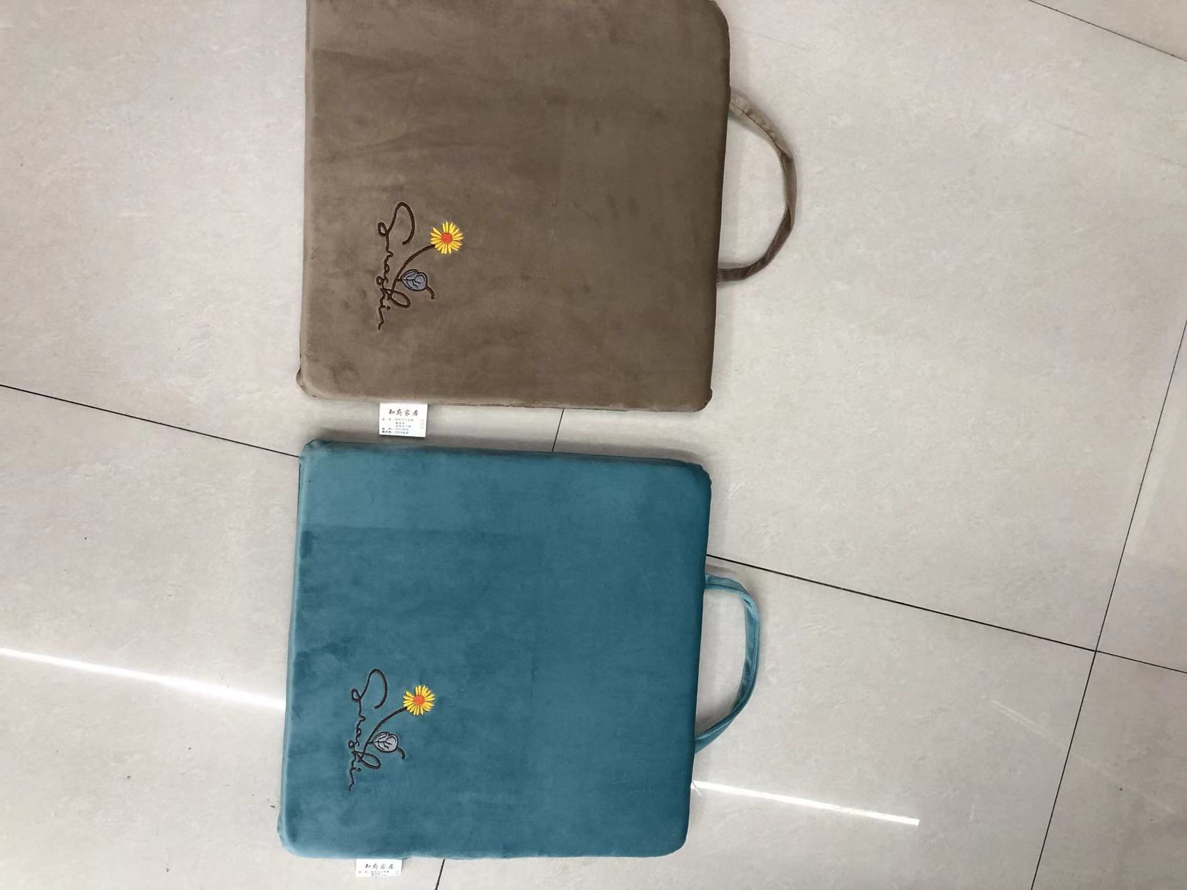 Manufacturers Direct Sales Of Solid Color Four-Hole Mat Wholesale Selling details Picture