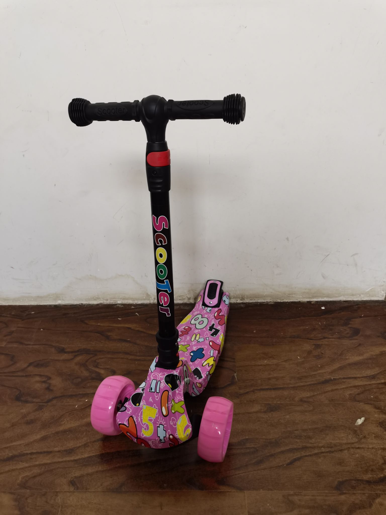 Children's scooter is children's exercise balance rely on body power steering anti-rollaway safer pU wheel flash mute glide more stable details Picture
