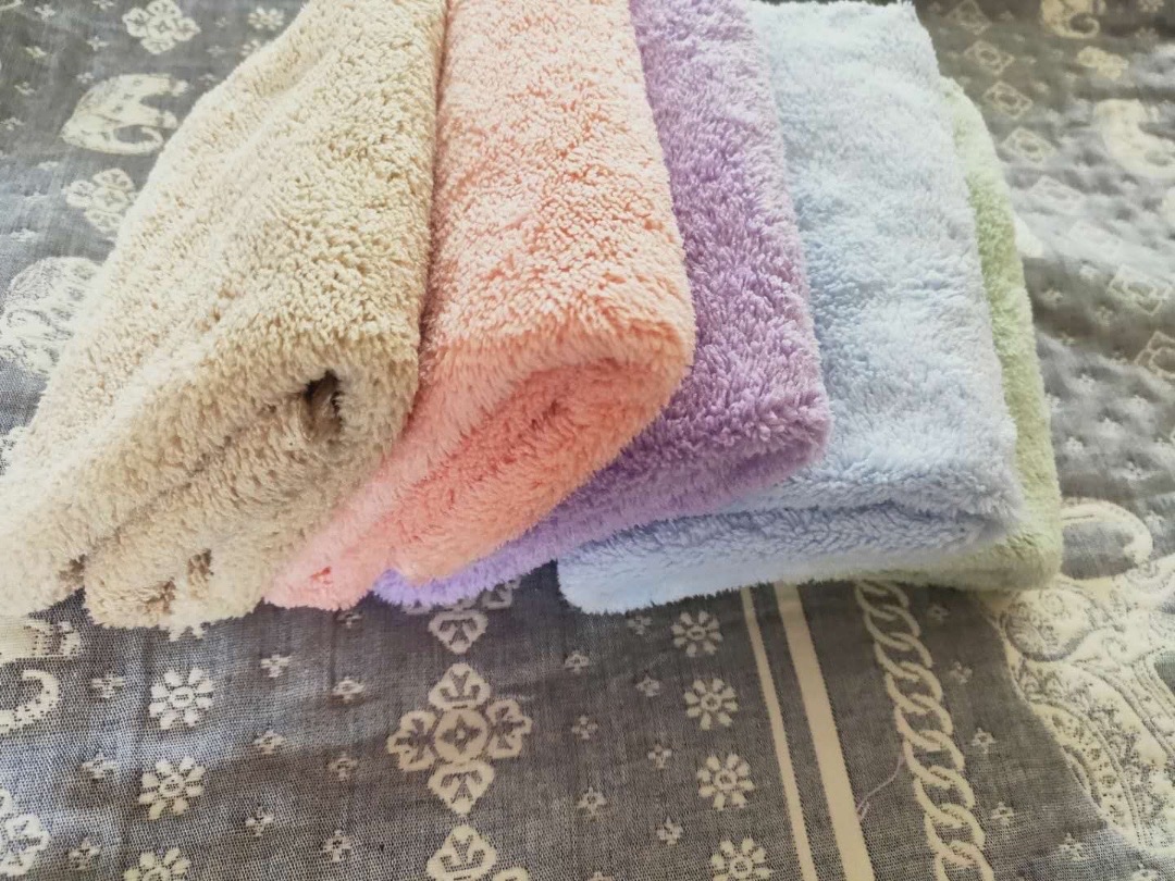 Coral Velvet Hair Cap, Towel, Combination Set, Beautiful Match, Suitable For Home And Travel Essential. Ultra-Low Spot Seconds, A Set Of Only 6.8 Yuan, Stalls, Promotions, Group Buying, Gifts Application Scenario