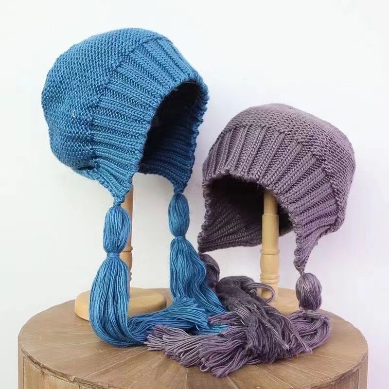 Woolen Hat With Fringe Application Scenario