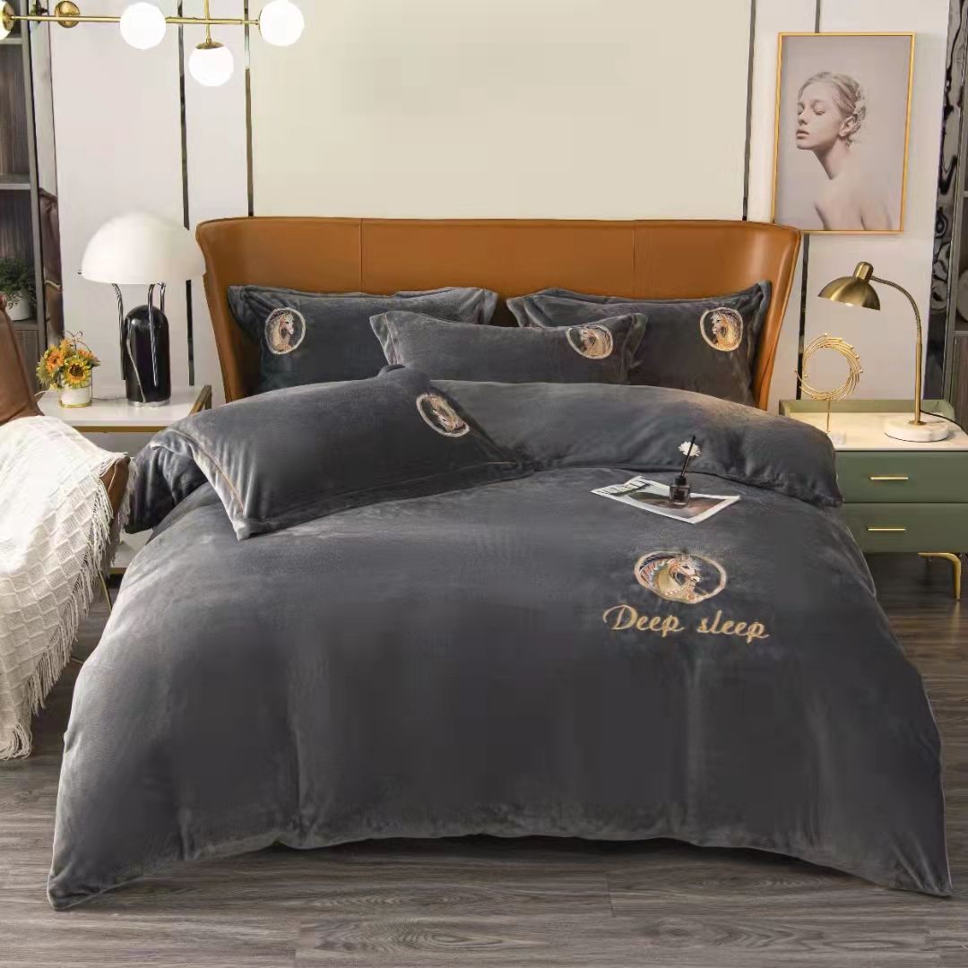 Factory Direct Wholesale Four Sets