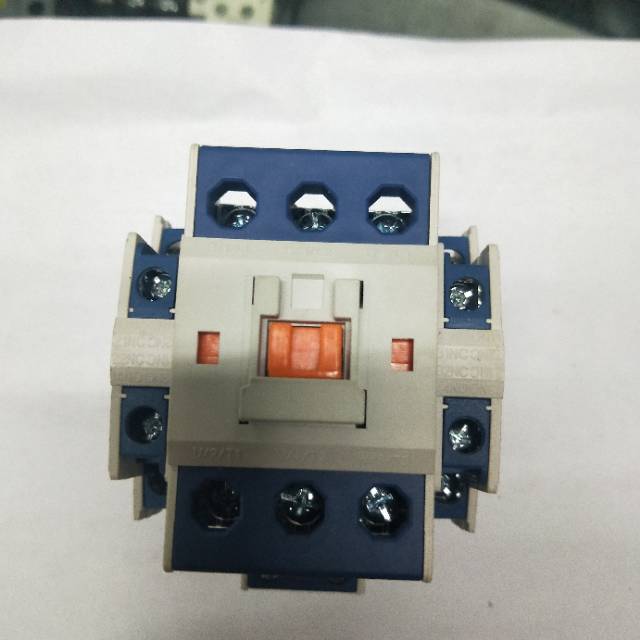 Factory direct sale of safe and high quality 60A breaker