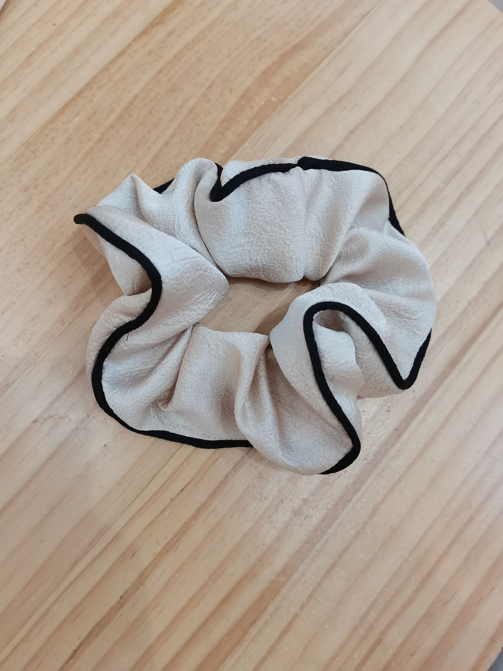 Solid Color Scrunchie details Picture