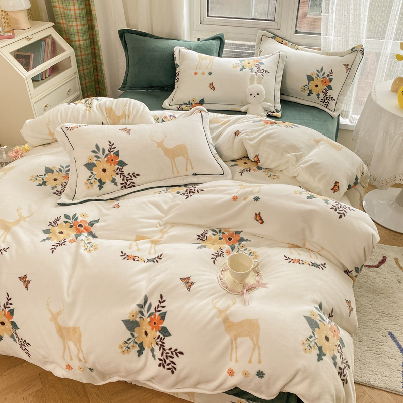 Milk Velvet 4-Piece Set Solid Color Naked Sleeping Thickened Bed Sheet Cover Simple Pillowcase Student Dormitory Bedding Kit Application Scenario