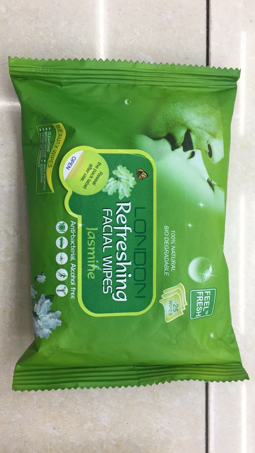 25 English Adult Makeup Remover Wipes Soft Skin Wipes details Picture