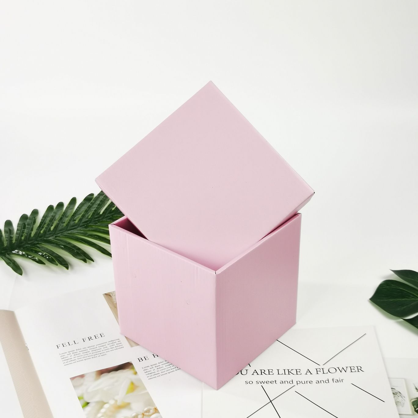 Pink square corrugated box, gift box, wedding candy box, snack box, present box, storage box, birthday gift box undefined